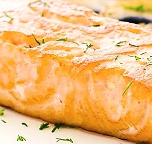 Стейк из лосося с овощами на тепане