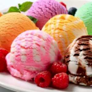 Мороженое (ваниль, фисташка, шоколад, клубника)
