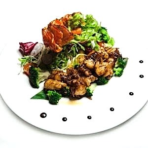 ЛАНГУСТ НА ВОКЕ В СОУСЕ ХО