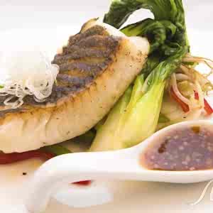 Филе палтуса на гриле с пак чой