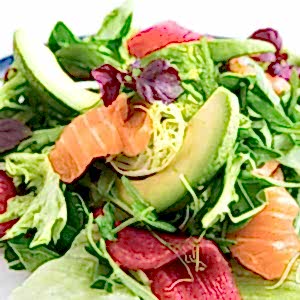 Сашими салат с лососем и тунцом