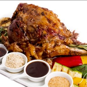 Ножка молодого барашка с медово розмариновой корочкой