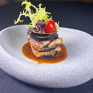 Соте из баклажанов и копченого угря